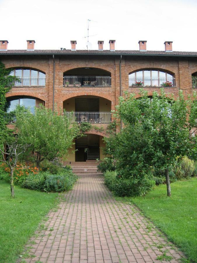 مبيت وإفطار آرلونو Cascina Radice المظهر الخارجي الصورة