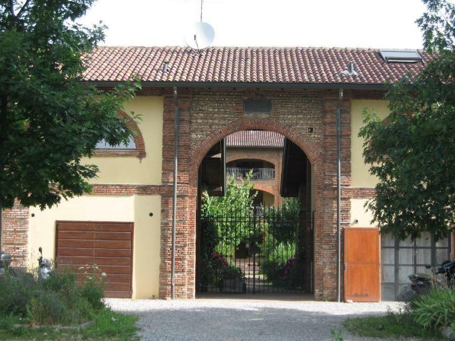 مبيت وإفطار آرلونو Cascina Radice المظهر الخارجي الصورة