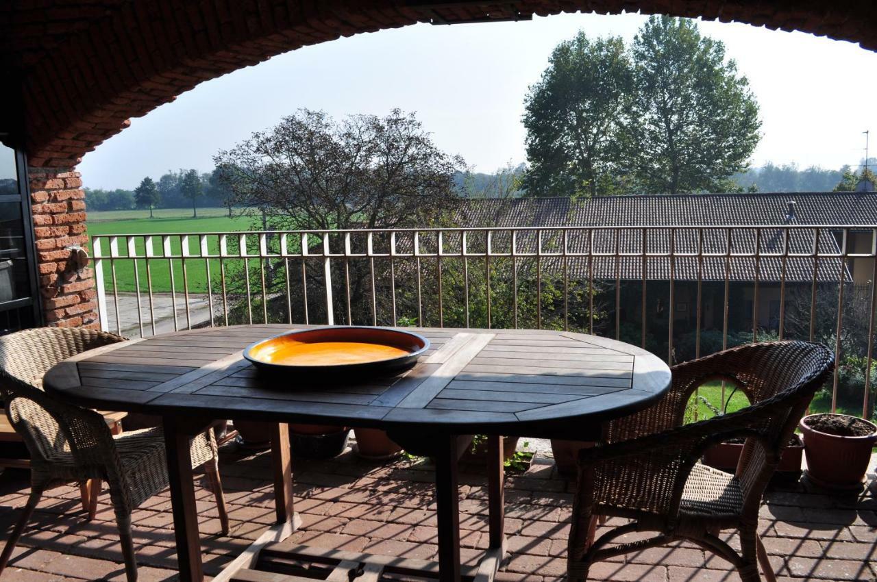 مبيت وإفطار آرلونو Cascina Radice المظهر الخارجي الصورة